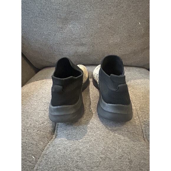 Slip-On Black and Tan Shoes size 37 (Women's size 6.5) - Picture 2 of 6